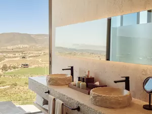 Three_Bedroom_Bathroom-Banyan_Tree_Veya-Valle_de_Guadalupe
